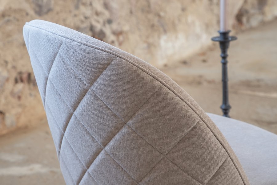 VENTURE DESIGN Velvet Stitches spisebordsstol - beige polyesterhr og sort stl