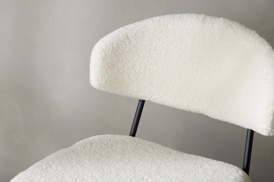 VENTURE DESIGN Chico spisebordsstol - hvid bouclé og sort stl