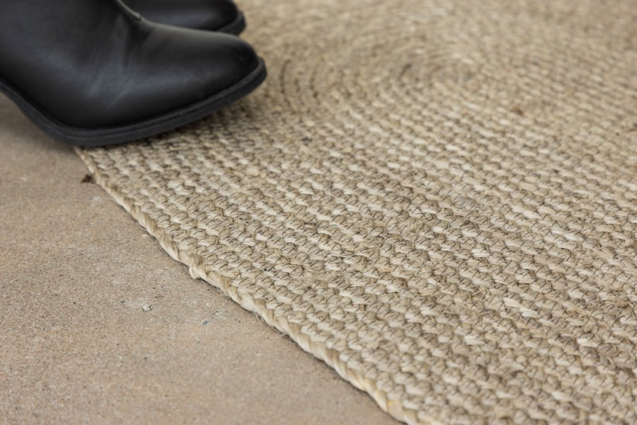 VENTURE DESIGN Oliver gulvtppe, oval - natur jute (50x90)