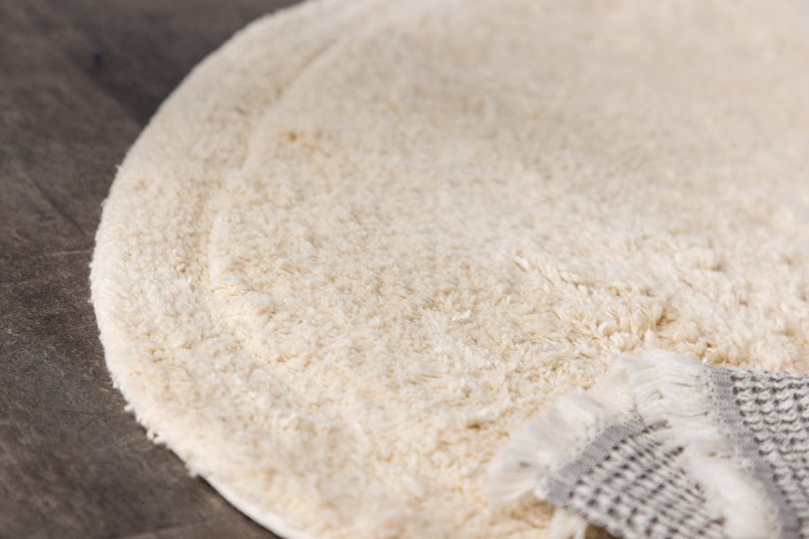 VENTURE DESIGN Elvis gulvtppe, oval - offwhite bomuld m. stofunderlag (60x85)