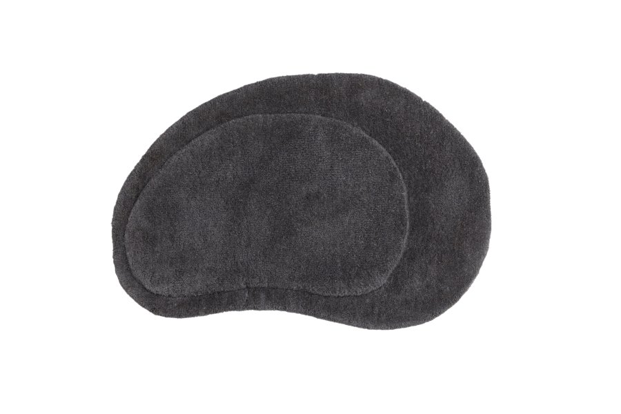 VENTURE DESIGN Sten gulvtppe, oval - mrkegr uld m. stofbagside (50x75)