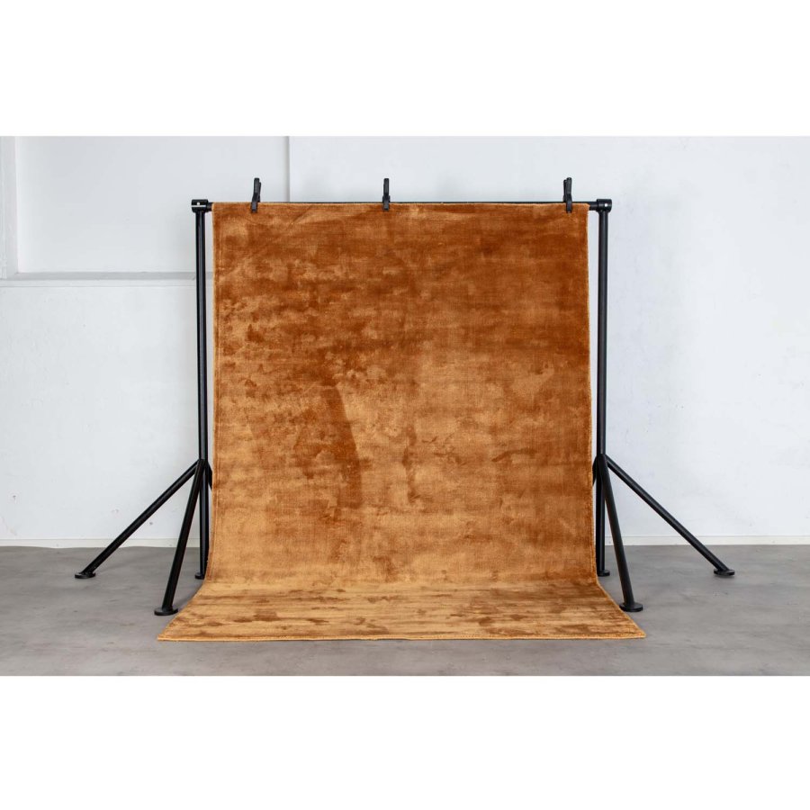 VENTURE DESIGN Indra gulvtppe - sennepsgul viskose og bomuld (200x300)