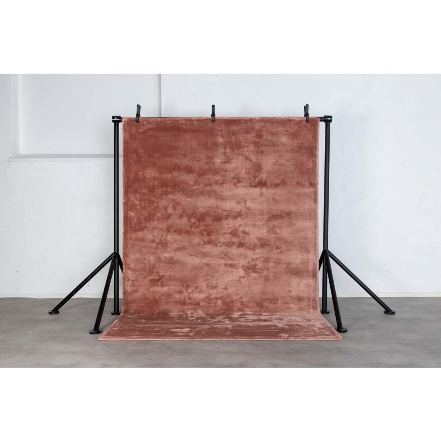 VENTURE DESIGN Indra gulvtppe - rosa viskose og bomuld (250x350)