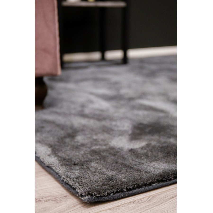 VENTURE DESIGN Undra gulvtppe - mrkegr viskose (250x350) 