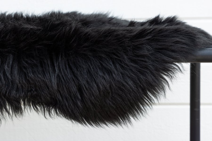 VENTURE DESIGN Katy skindtppe, rektangulr - sort akryl falsk pels (180x55)