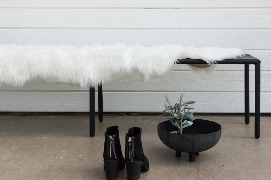 VENTURE DESIGN Katy skindtppe, rektangulr - hvid akryl falsk pels (180x55)