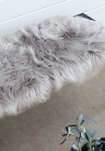 VENTURE DESIGN Katy skindtppe, rektangulr - gr akryl falsk pels (180x55)