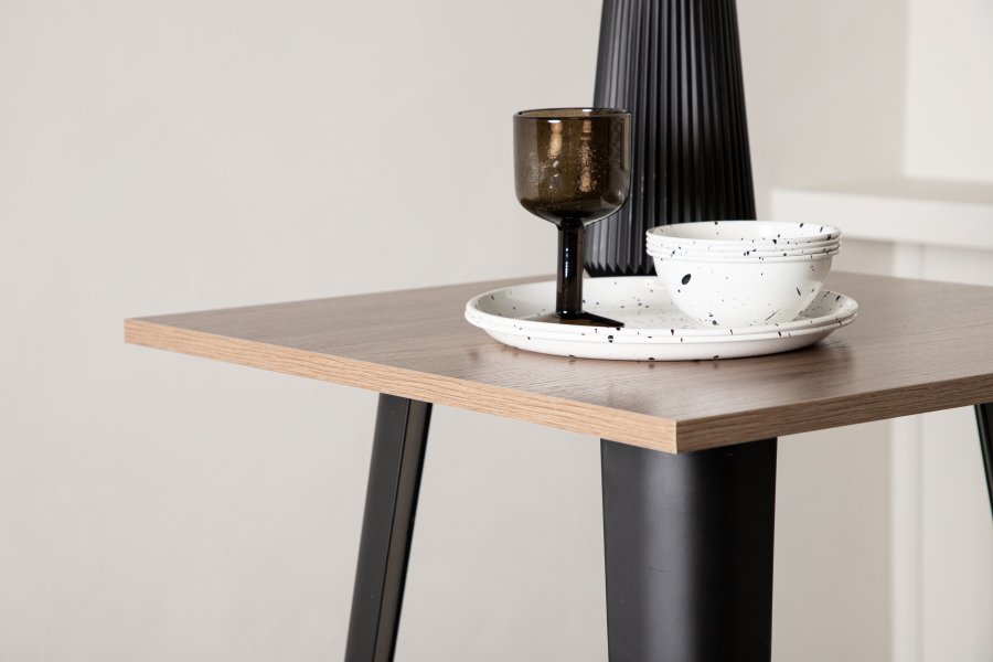 VENTURE DESIGN Tempe barbord, m. fodsttte, kvadratisk - valnd MDF og sort stl (60x60)