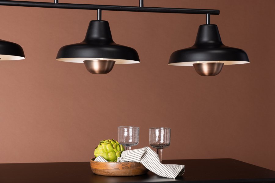 VENTURE DESIGN Stöten loftlampe - mat sort og kobber finish metal