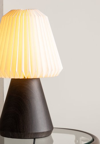 VENTURE DESIGN Fjällen bordlampe - hvid papir og valnddefarvet egetrsfolieret stl