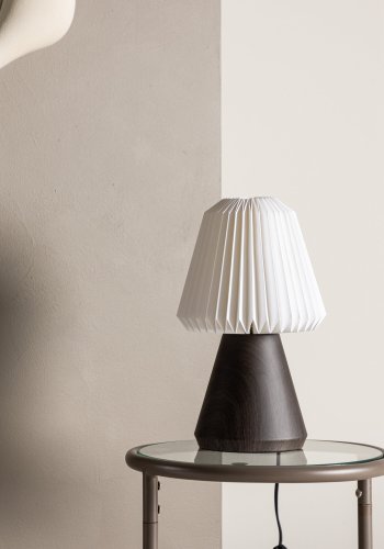 VENTURE DESIGN Fjällen bordlampe - hvid papir og valnddefarvet egetrsfolieret stl