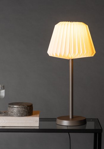VENTURE DESIGN Tanddalen bordlampe - hvid papir og mocca stl