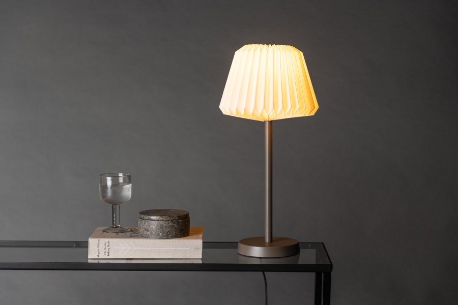 VENTURE DESIGN Tanddalen bordlampe - hvid papir og mocca stl