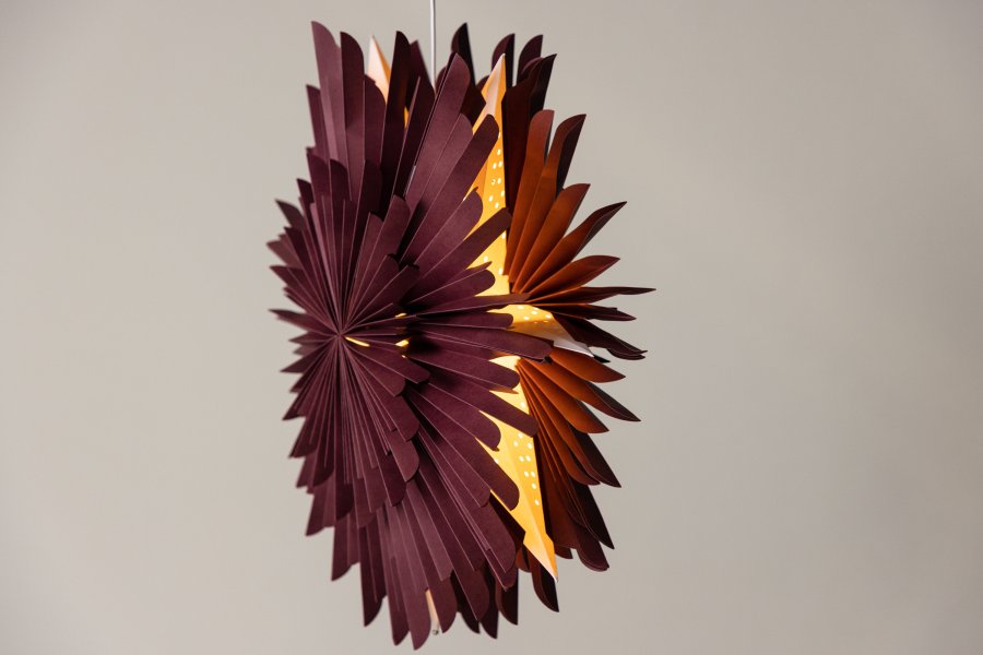 VENTURE DESIGN Sälen loftlampe - mrkerd papir (60cm)