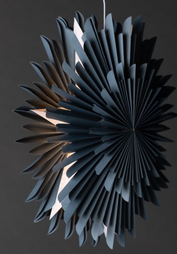 VENTURE DESIGN Sälen loftlampe - gr/bl papir (60cm)