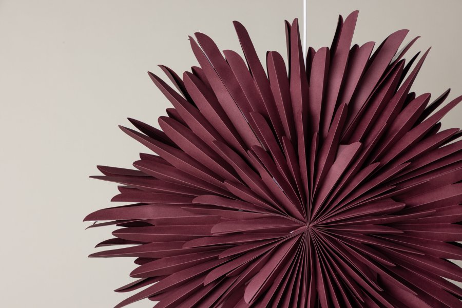 VENTURE DESIGN Sälen loftlampe - mrkerd papir (80cm)