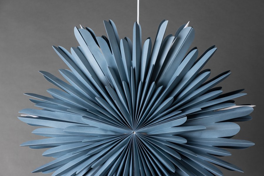 VENTURE DESIGN Sälen loftlampe - gr/bl papir (80cm)