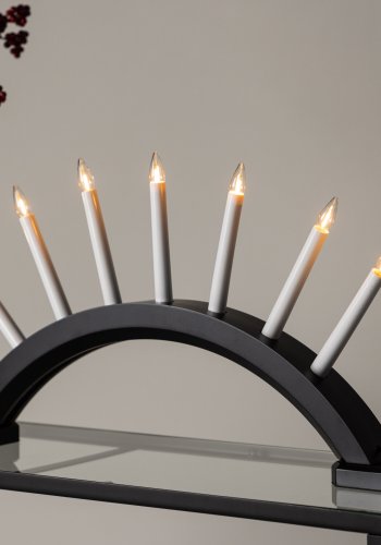 VENTURE DESIGN Kebnekaise bordlampe - hvid og sort fyrretr (55cm)