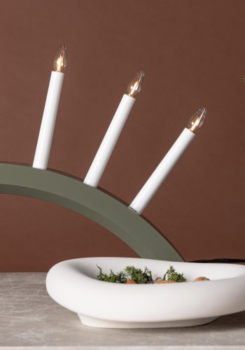 VENTURE DESIGN Kebnekaise bordlampe - hvid og grn fyrretr (55cm)