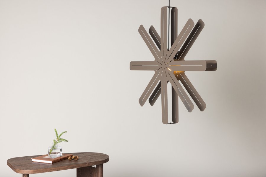 VENTURE DESIGN Säfsen loftlampe - mocca stl (80cm)