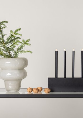 VENTURE DESIGN Fjällberget bordlampe - sort fyrretr