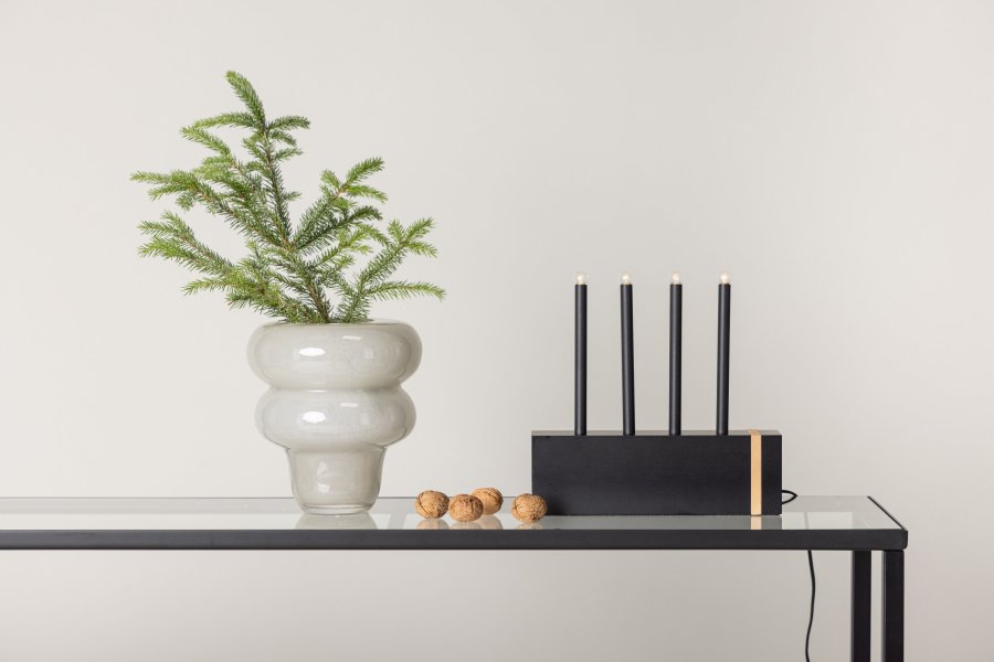 VENTURE DESIGN Fjällberget bordlampe - sort fyrretr