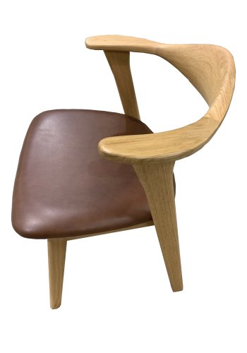 Designer spisebordsstol, m. armln - mrk brun lder og massivt naturfarvet egetr