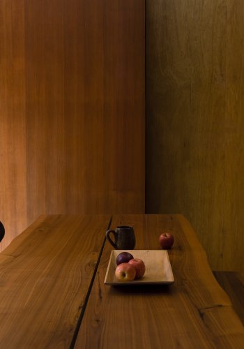 DUTCHBONE Alagon spisebord, rektangulr - brun valnddefinér og sort stl (220X90)