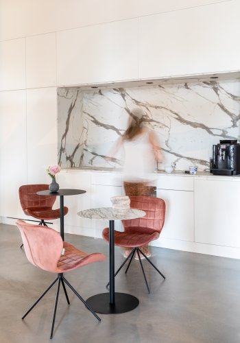 ZUIVER Snow Bistro bord, rund - sort stl (57)