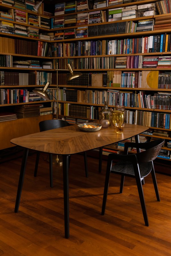 DUTCHBONE Clover spisebord, rektangulr - brun valnddetr og sort gummitr (165x90)