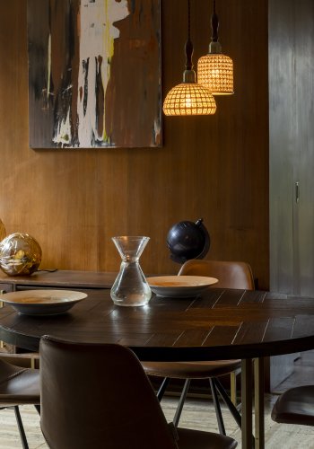 DUTCHBONE Klasse spisebord, sildeben, rund - brun akacietr og guld stl (120)