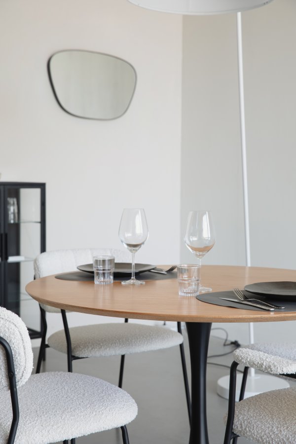 WHITE LABEL LIVING Raku spisebord, rund - natur egefinér og sort metal (110)