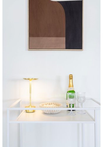 HOUSE NORDIC Vita barvogn, m. 2 hylder og hjul - hvid melaminfolie og hvid stl (68x40)