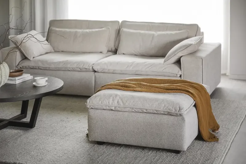 ROWICO Rawlins fodskammel, kvadratisk - beige stof (91x91)