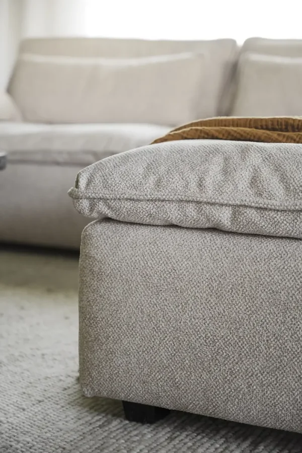 ROWICO Rawlins fodskammel, kvadratisk - beige stof (91x91)