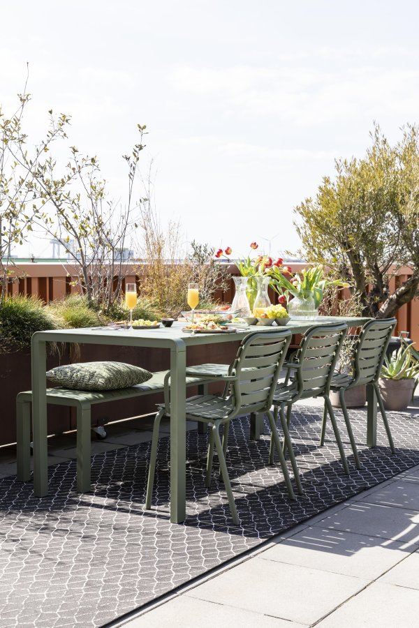 ZUIVER Vondel havebord, rektangulr - grn aluminium (214x97)