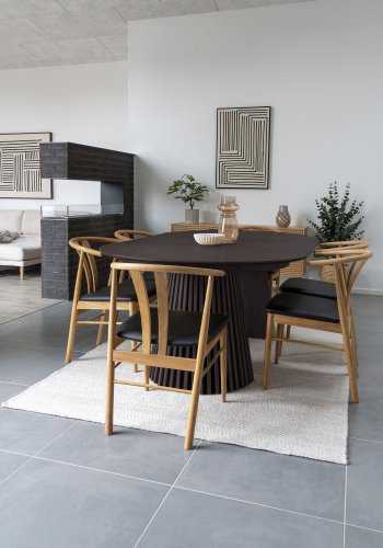 HOUSE NORDIC  Osaka Spisebord - Spisebord, egefiner, sort, inkl. to tillgsplader<br>120x120-160-200x75 cm