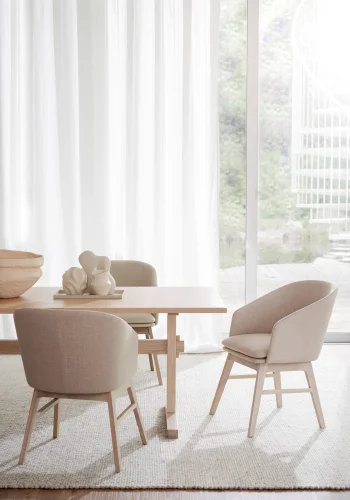 ROWICO Windham lnestol, m. armln - beige polyester og hvidpigmenteret egetr