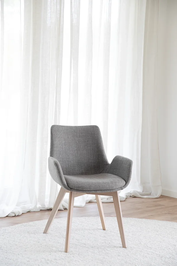 ROWICO Drimsdale lnestol, m. armln - gr polyester og hvidpigmenteret eg