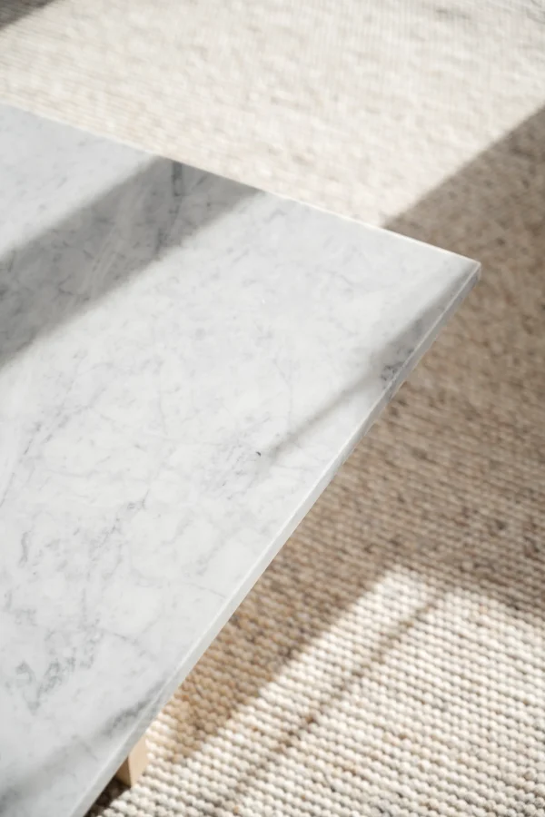 ROWICO Brooksville sofabord, kvadratisk - hvid marmor og brun egefinér (90x90)