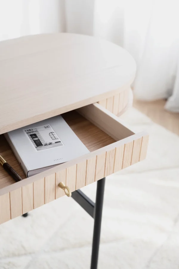 ROWICO Haddington konsolbord, m. 2 skuffer - hvidpigmenteret egefinér og sort metal (142x47)