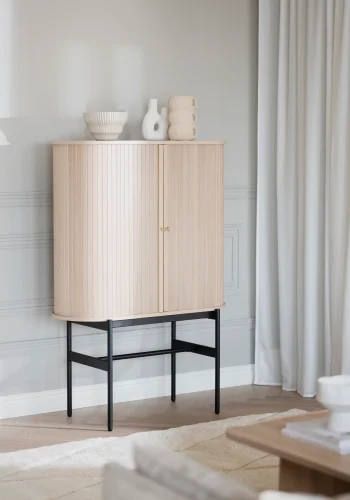 ROWICO Haddington skab, m. 2 skydelger og 4 hylder - hvidpigmenteret egefinér og sort metal