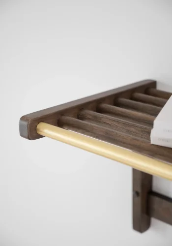 ROWICO Inverness hattehylde, m. bjlestnger - guld metal og brun eg (B:45)