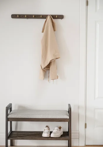 ROWICO Inverness knagerkke, m. 6 knager - guld metal og brun eg (B:65)