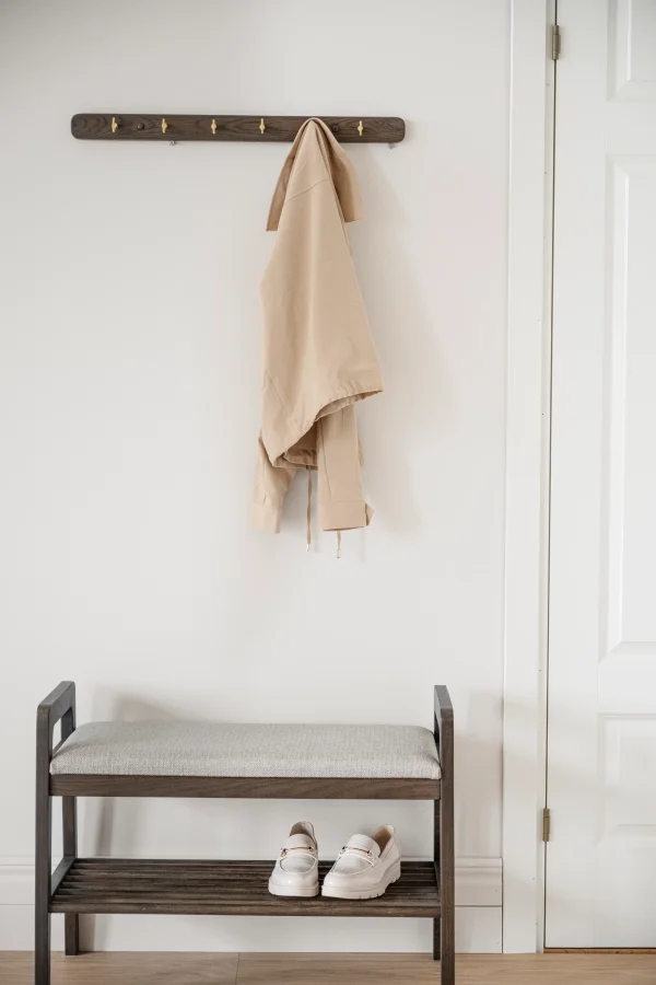 ROWICO Inverness knagerkke, m. 6 knager - guld metal og brun eg (B:65)