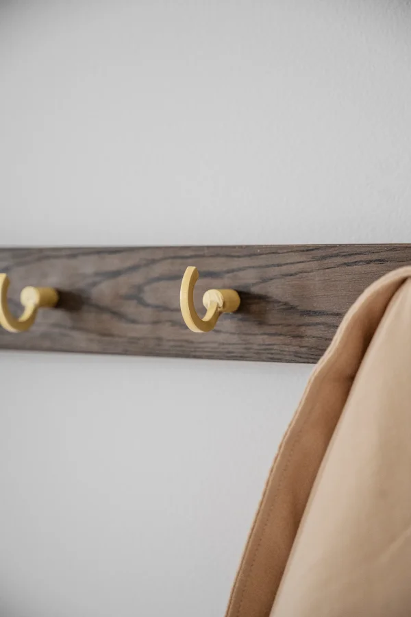 ROWICO Inverness knagerkke, m. 6 knager - guld metal og brun eg (B:65)