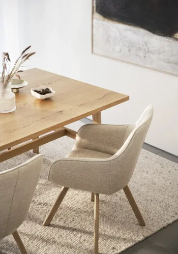 ROWICO Alison spisebordsstol, drejelig, m. armln - lys beige stof og natur egetr