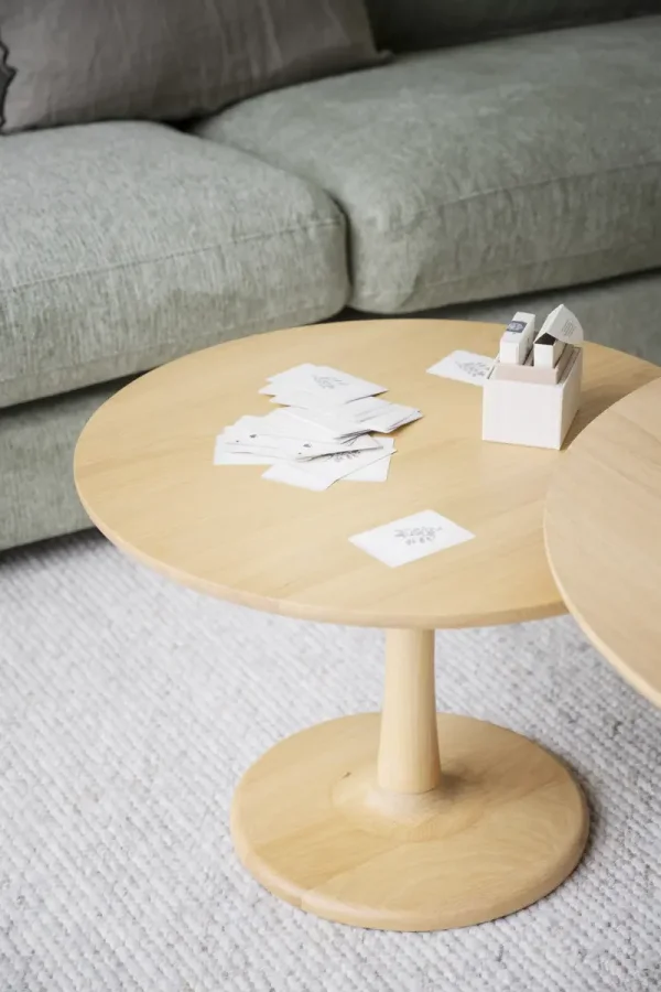 ROWICO Hobart sofabord, rund - natur eg (60)