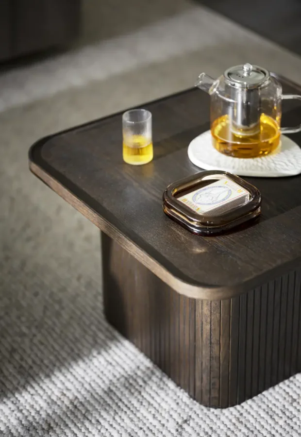 ROWICO Sullivan sofabord, kvadratisk - brun egefinér og eg (80x80)