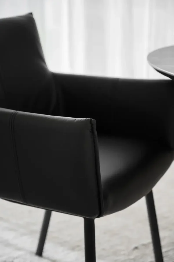 ROWICO Hinckley spisebordsstol, m. armln - sort lder og sort metal